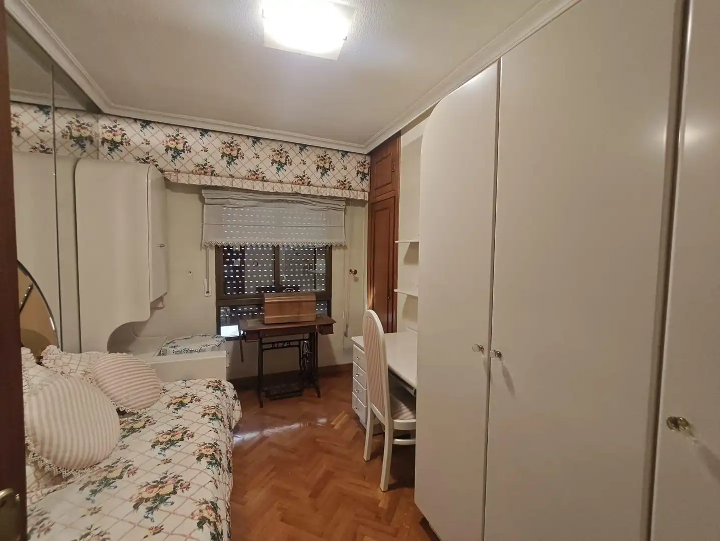 Dormitori de Pis en venda en Elda amb Aire condicionat, Parquet i Moblat