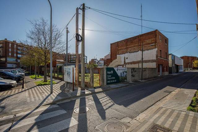 Terreno residencial en Venta en Muga, 1-3 en Poble Nou - Olivar Gran