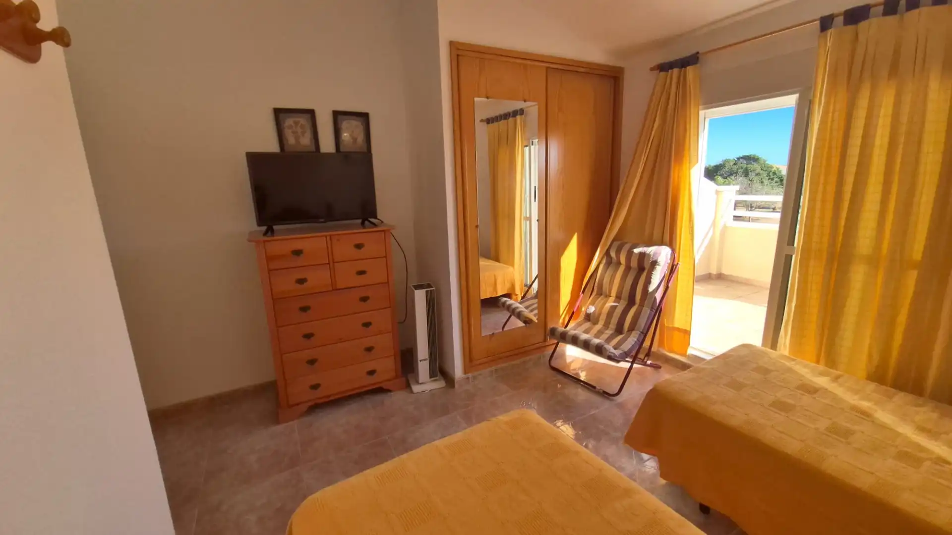 Habitación de Casa adosada en venta en Pilar de la Horadada con Aire acondicionado, Terraza y Amueblado