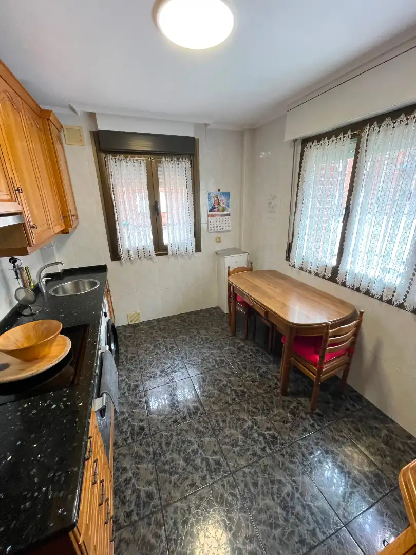 Cocina de Piso en venta en Barakaldo  con Calefacción, Parquet y Amueblado