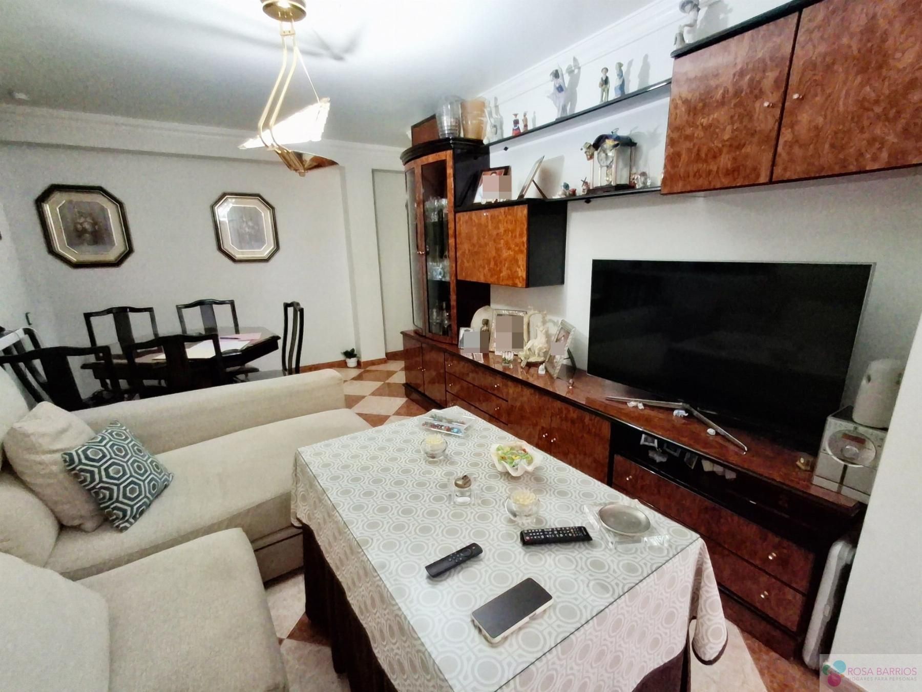 Sala d'estar de Pis en venda en Marbella amb Terrassa i Moblat