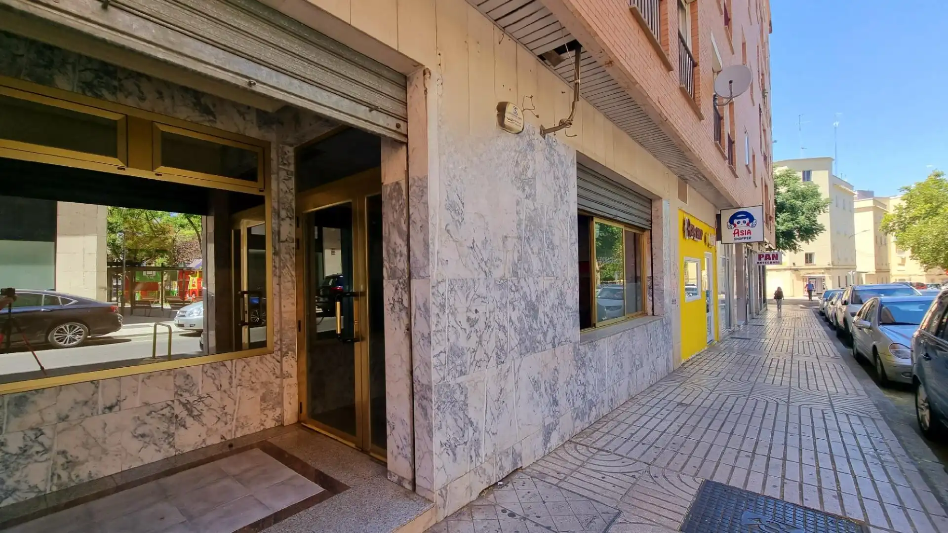 Vista exterior de Local en venda en Badajoz amb Moblat