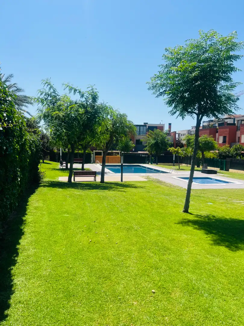Piscina de Casa adosada en venta en Reus con Aire acondicionado, Calefacción y Jardín privado