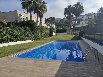 Swimming pool of Single-family semi-detached for sale in Sitges  with Terrace and Balcony