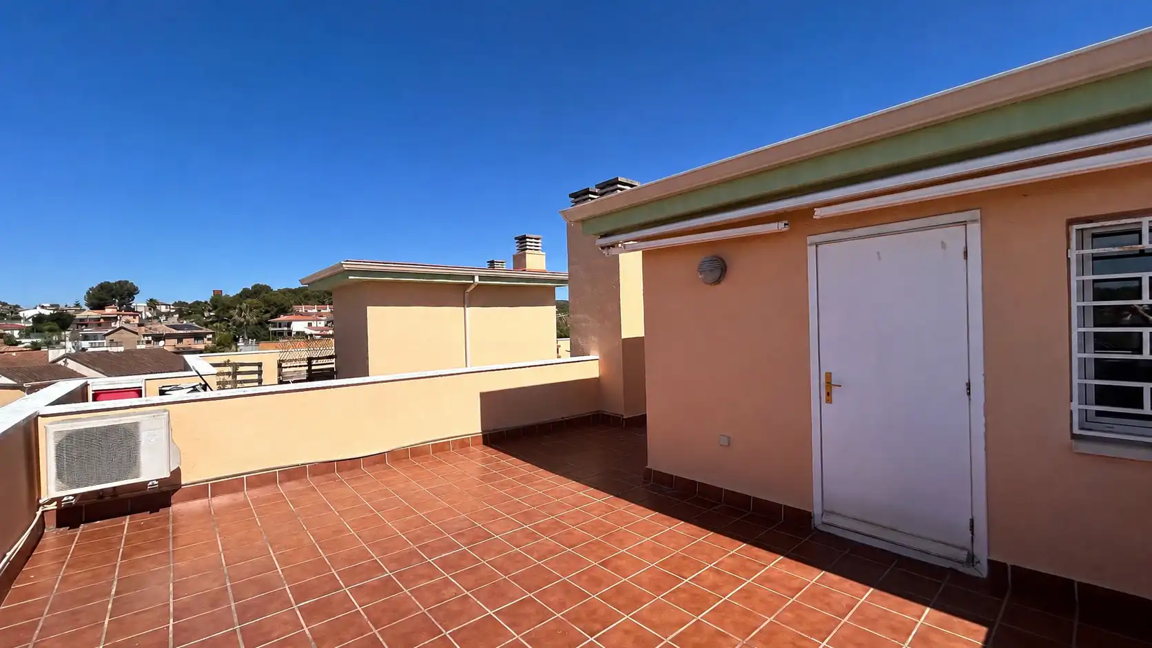 Terrassa de Àtic en venda en La Pobla de Montornès   amb Aire condicionat, Calefacció i Jardí privat