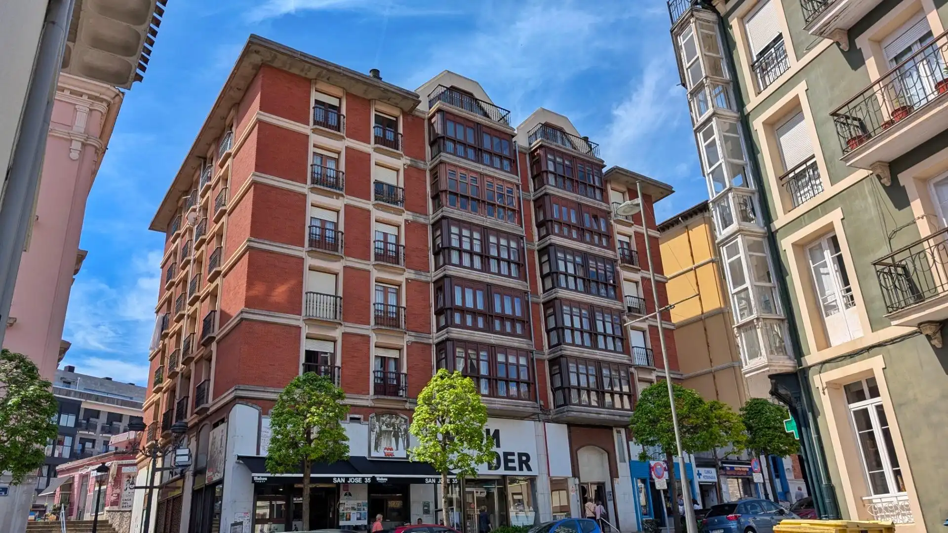 Vista exterior de Dúplex en venta en El Astillero   con Calefacción, Terraza y Trastero