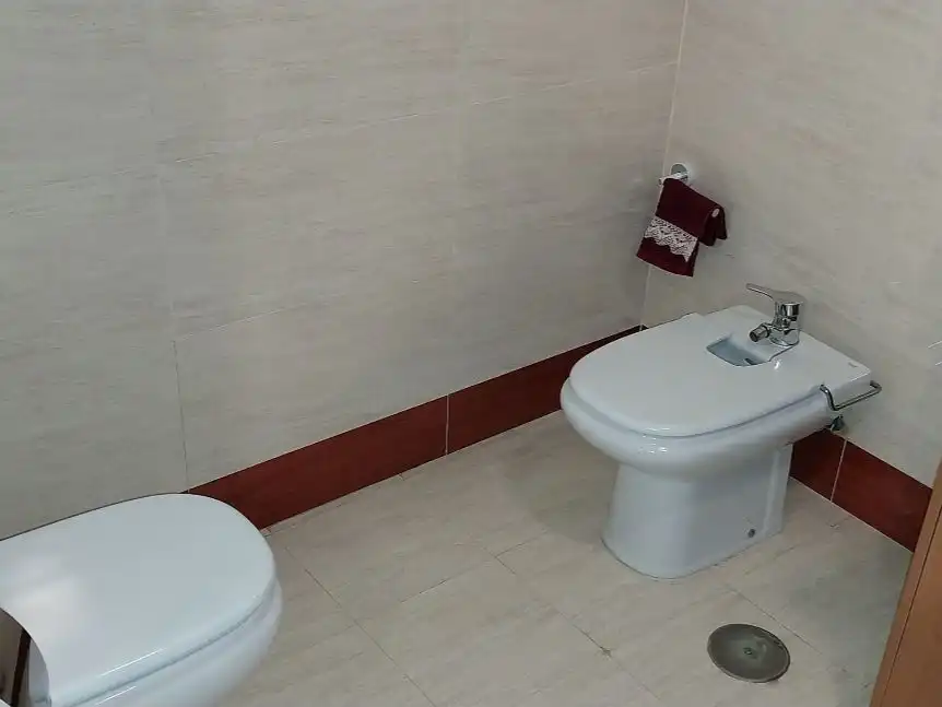 Badezimmer von Wohnung zur Miete in Carretera de Cádiz