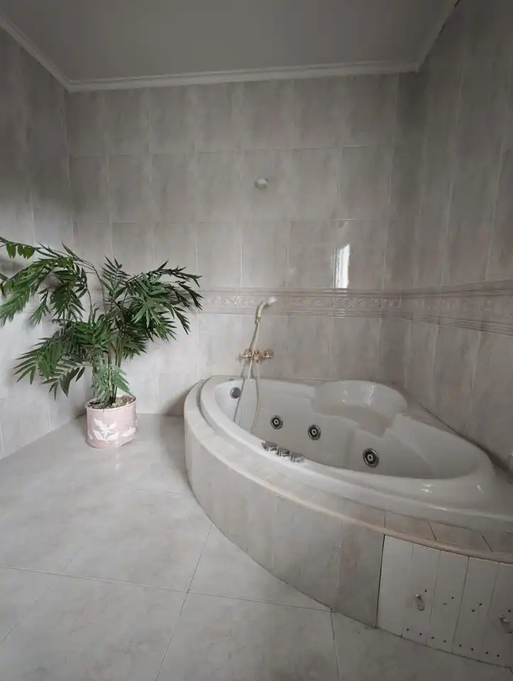 Baño de Casa adosada en venta en El Álamo con Aire acondicionado, Calefacción y Jardín privado