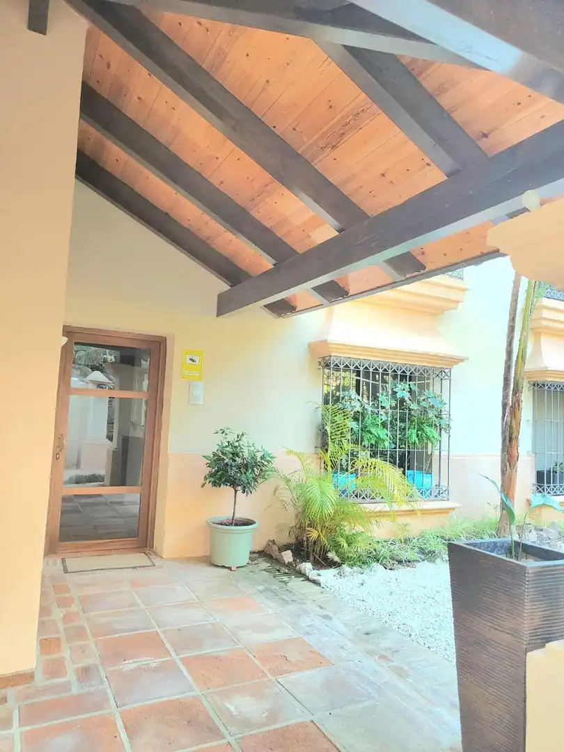 Apartamento en venta en Marbella con Calefacción, Jardín privado y Terraza