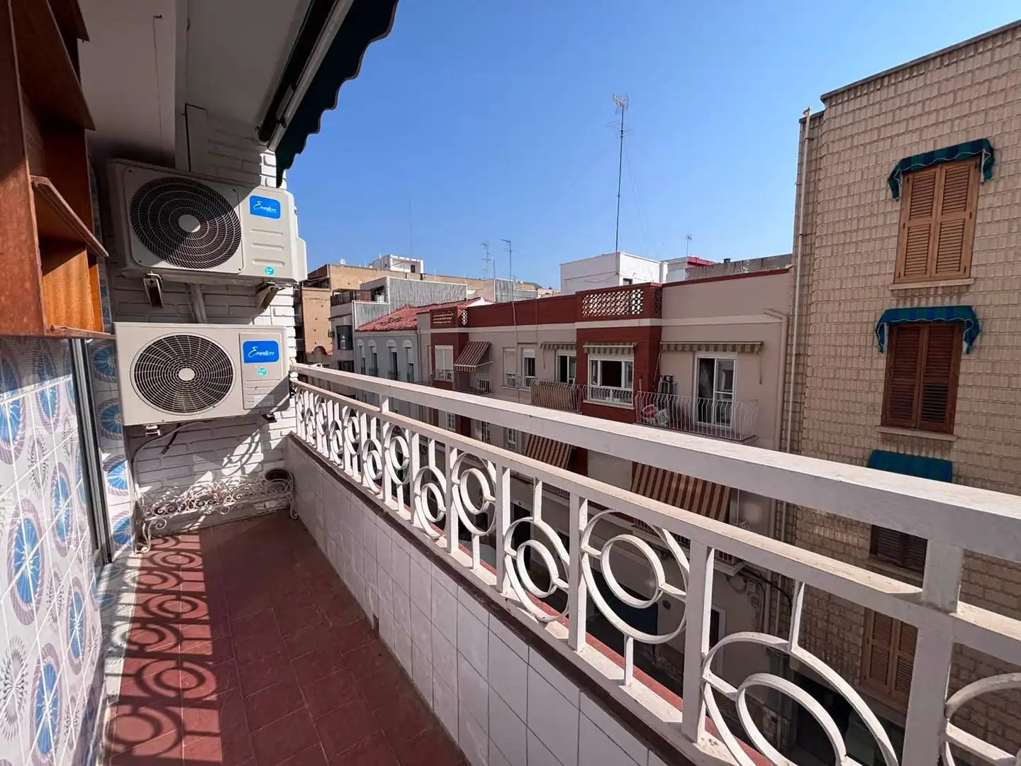 Vista exterior de Pis en venda en Burjassot amb Aire condicionat, Moblat i Forn