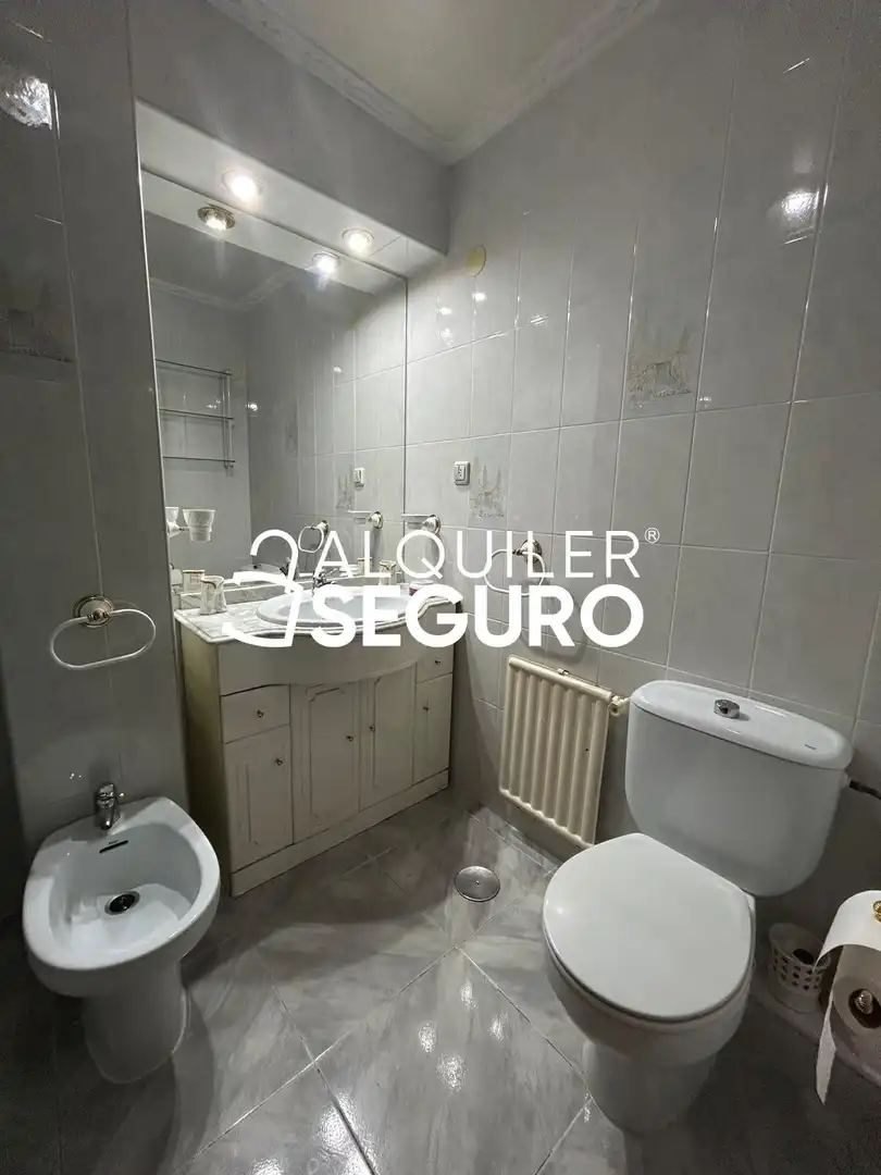 Badezimmer von Wohnung zur Miete in Alcalá de Henares mit Heizung, Terrasse und Möbliert