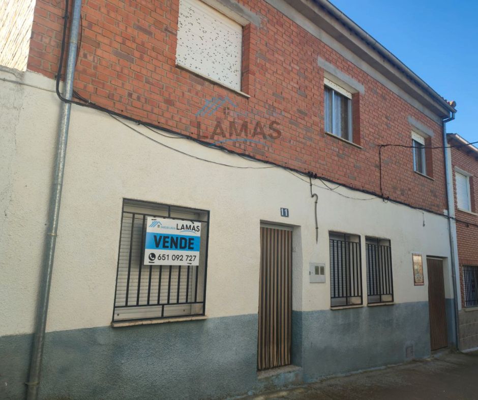 Exterior view of Houses for sale in Valdelacasa de Tajo