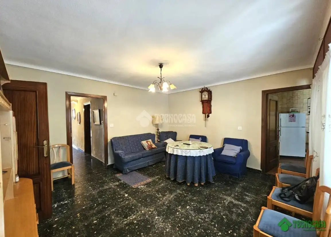 Sala d'estar de Casa adosada en venda en Balazote