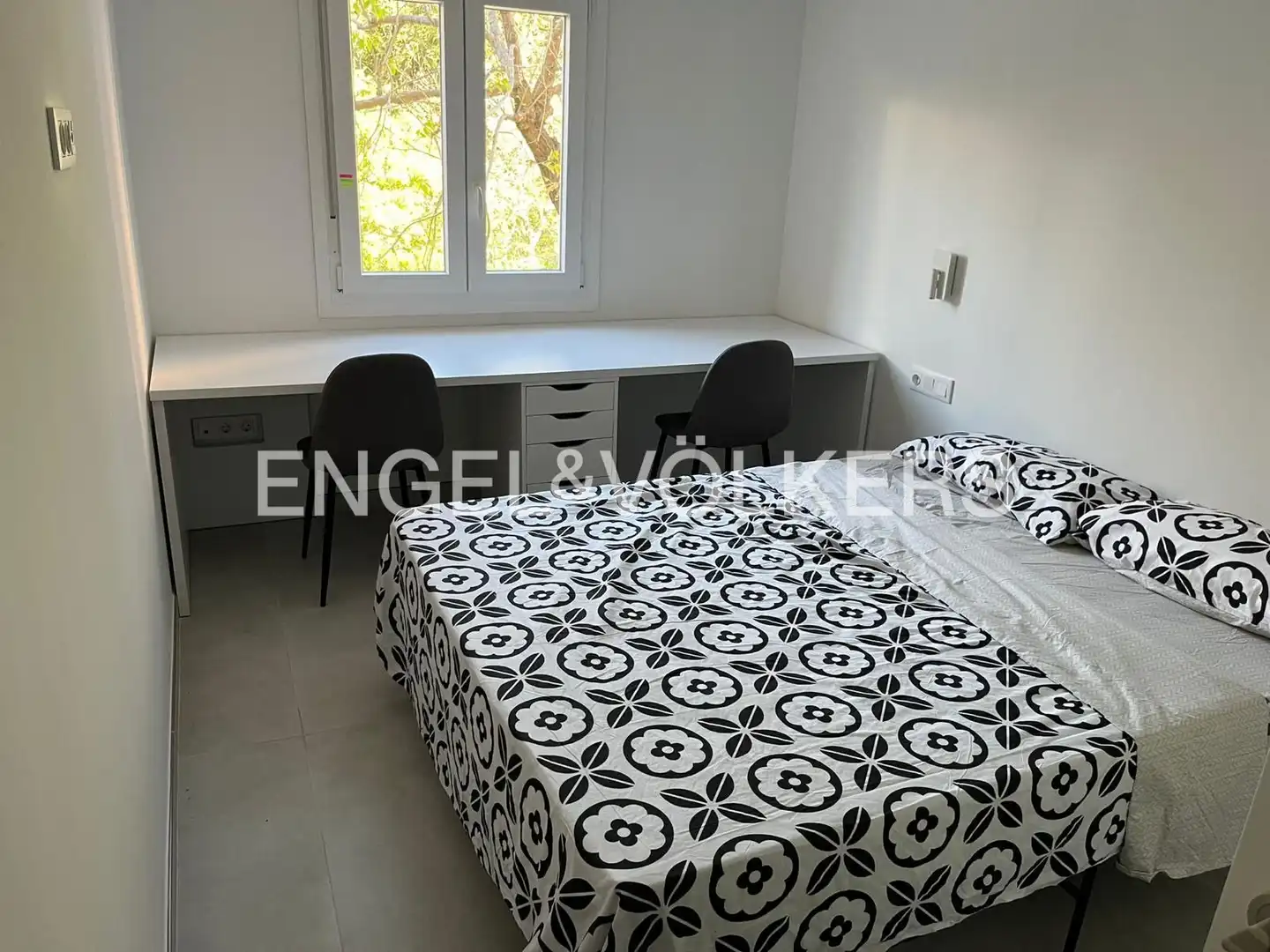 Schlafzimmer von Wohnung zur Miete in Valencia mit Klimaanlage und Heizung