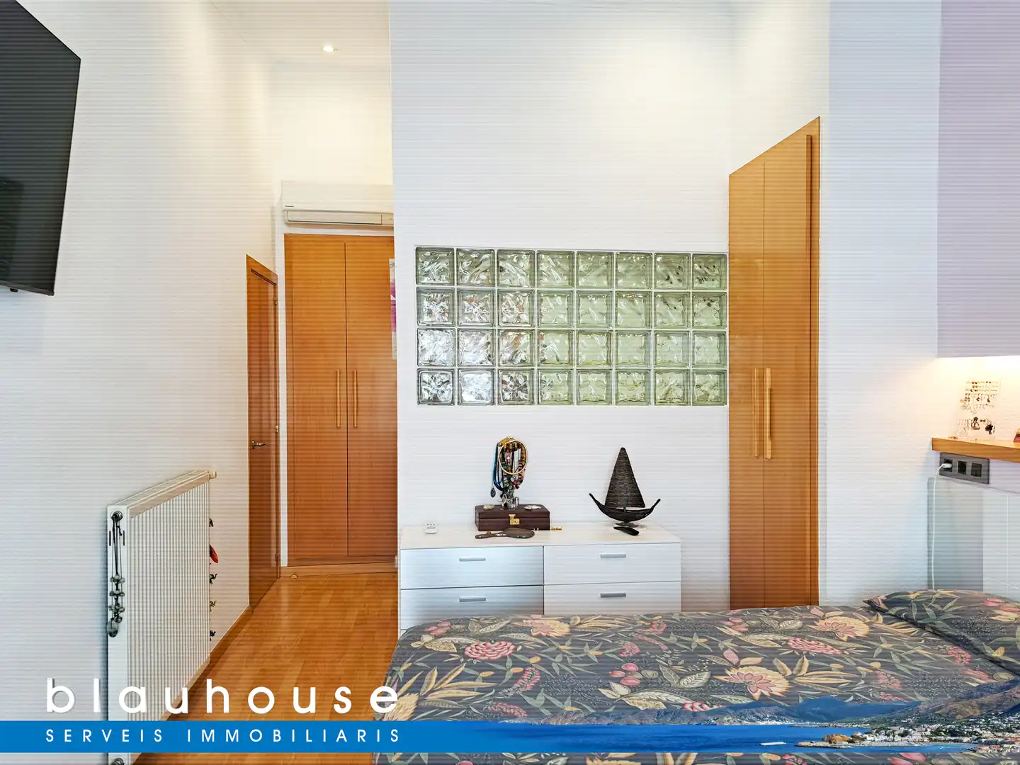 Habitación de Casa adosada en venta en Llançà con Aire acondicionado, Calefacción y Parquet