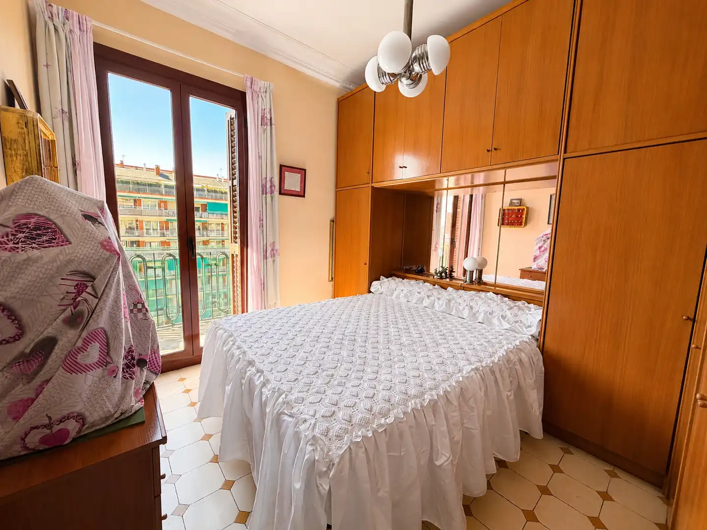 Habitación de Piso en venta en Barcelona con Aire acondicionado y Balcón