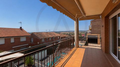 Foto 4 de Casa adosada de alquiler en Carrer Cadí, Caldes de Montbui, Barcelona