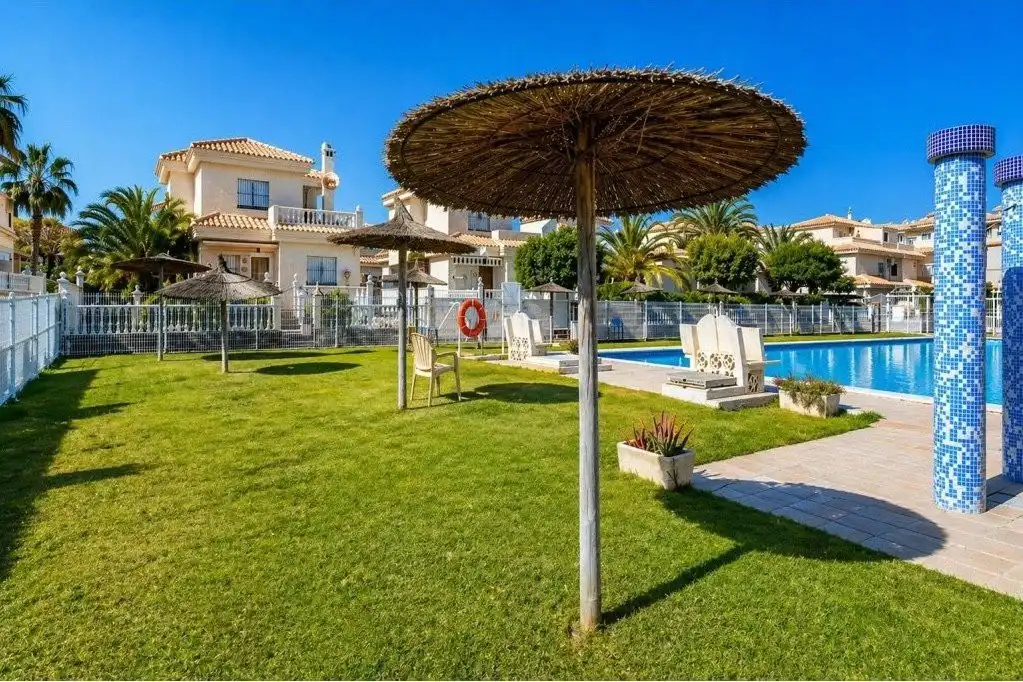 Apartment with garden for sale in Orihuela Costa