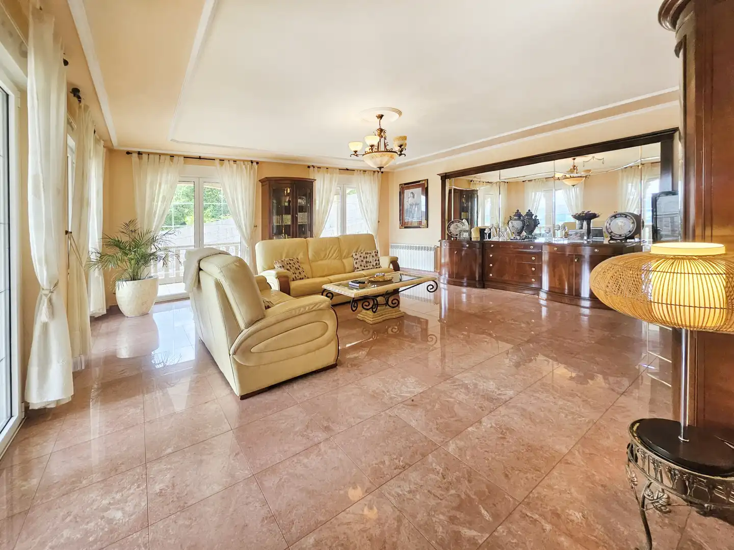 Sala d'estar de Casa o xalet en venda en Coristanco amb Calefacció, Jardí privat i Parquet