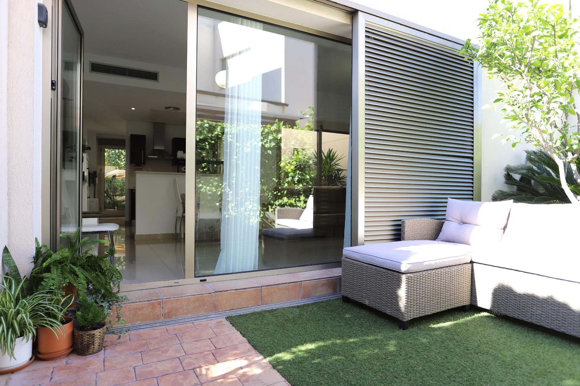 Terrassa de Casa adosada en venda en Torrevieja amb Aire condicionat, Jardí privat i Terrassa