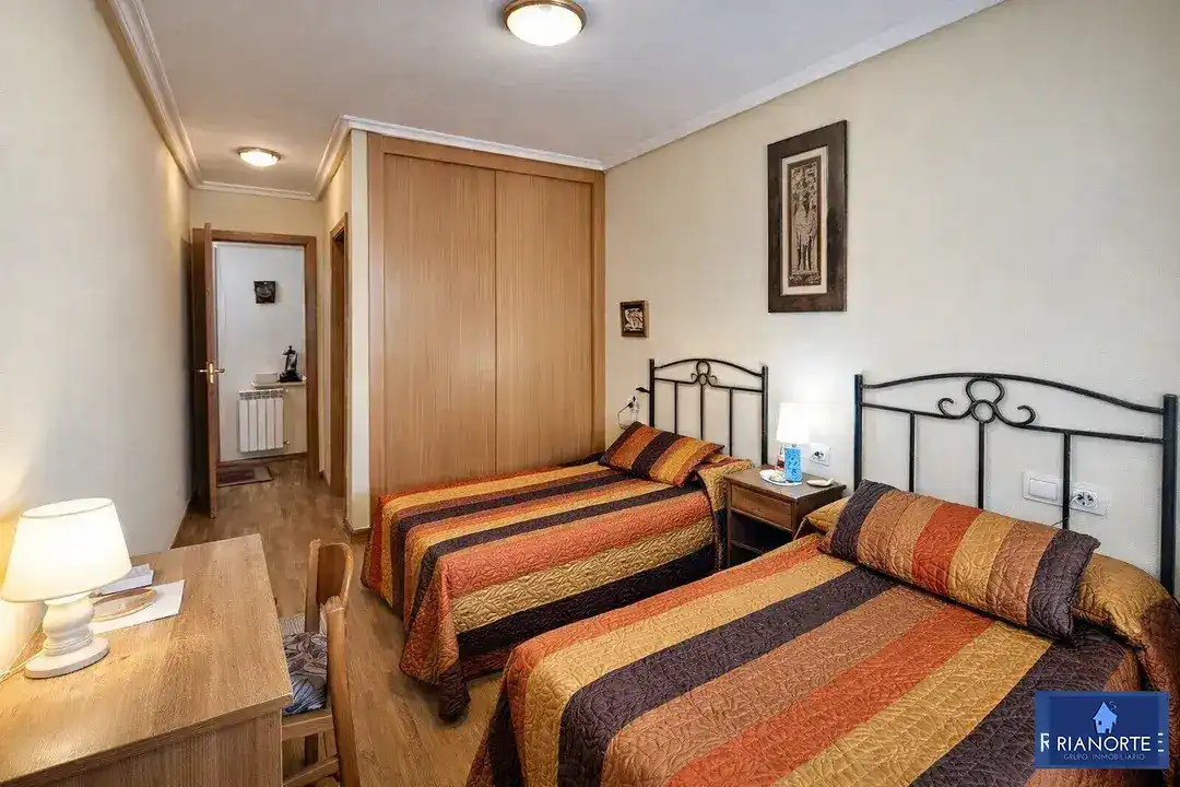 Dormitori de Pis en venda en Gozón amb Calefacció, Parquet i Terrassa