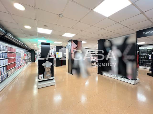 Local comercial en Venta en El Bon Pastor