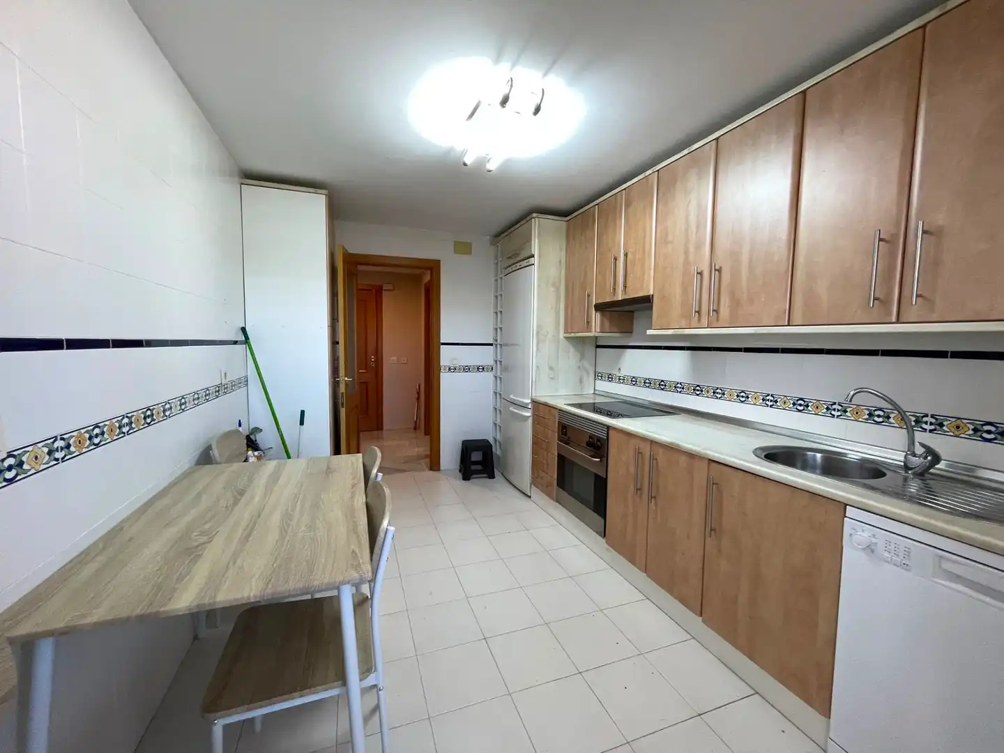 Cocina de Piso de alquiler en Málaga con Terraza, Trastero y Horno