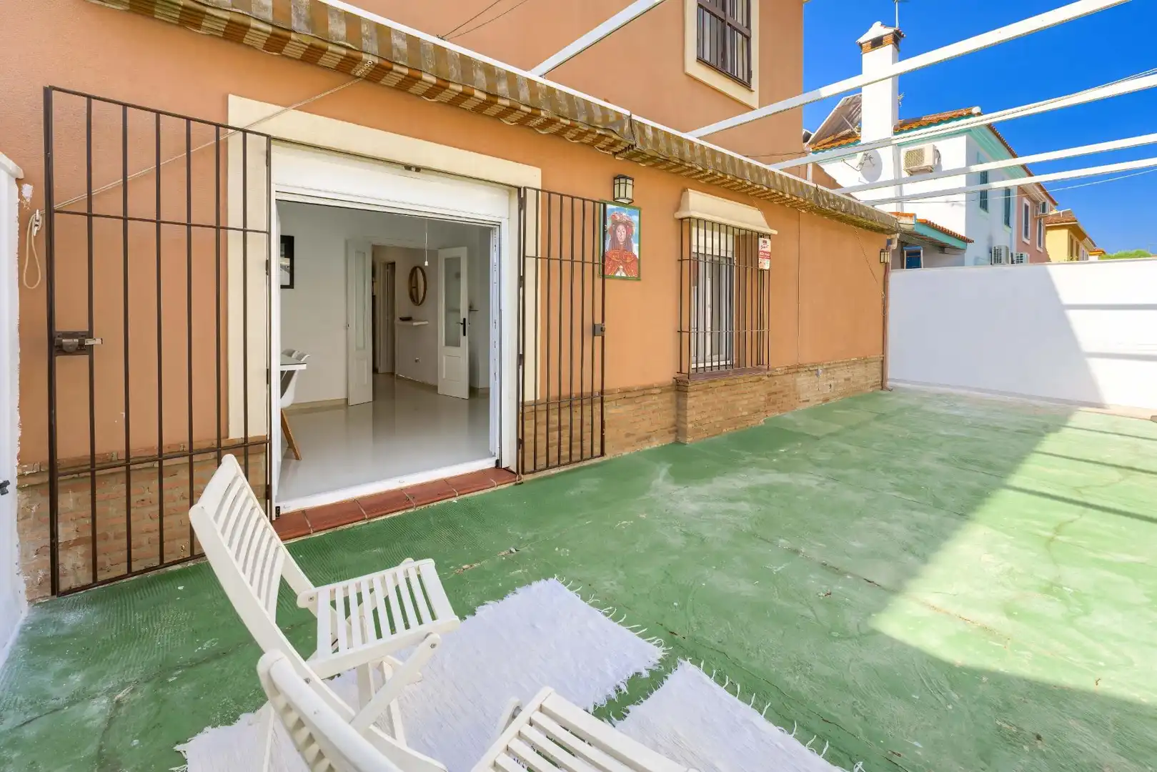 Terrassa de Casa adosada en venda en Espartinas amb Aire condicionat, Calefacció i Jardí privat