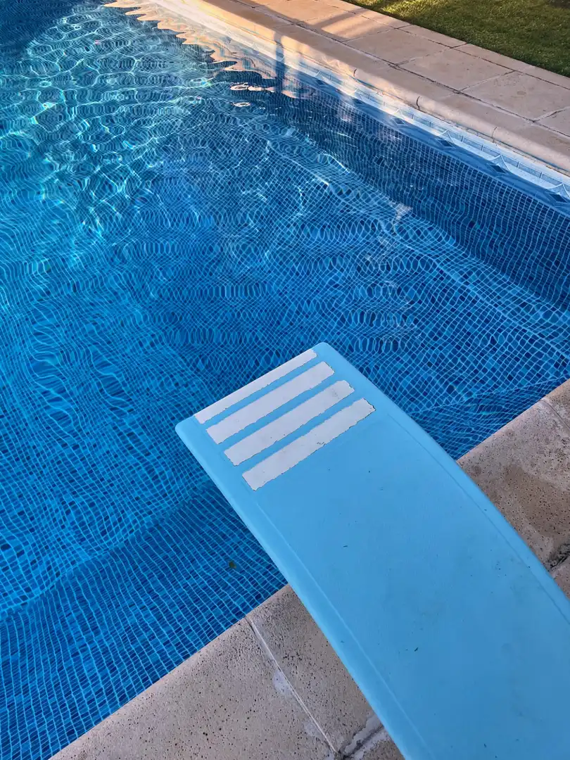 Piscina de Casa o chalet en venta en Albelda de Iregua con Aire acondicionado, Calefacción y Jardín privado