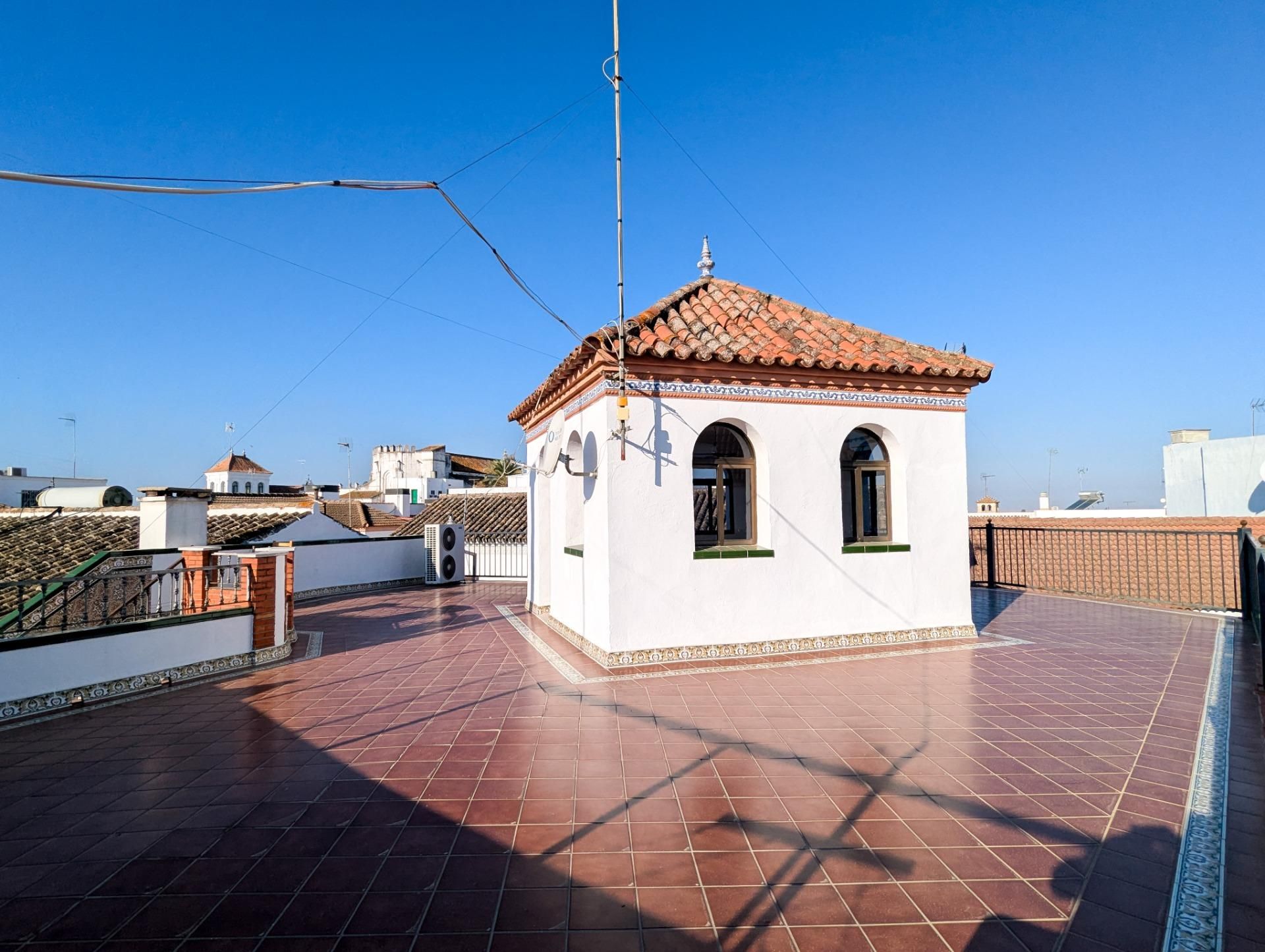Exterior view of Flat for sale in Sanlúcar la Mayor  with Terrace, Storage room and Balcony