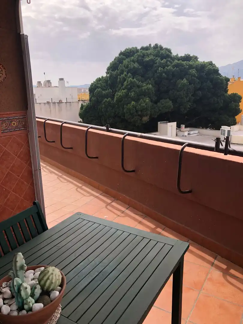 Terraza de Piso de alquiler en Algeciras con Amueblado