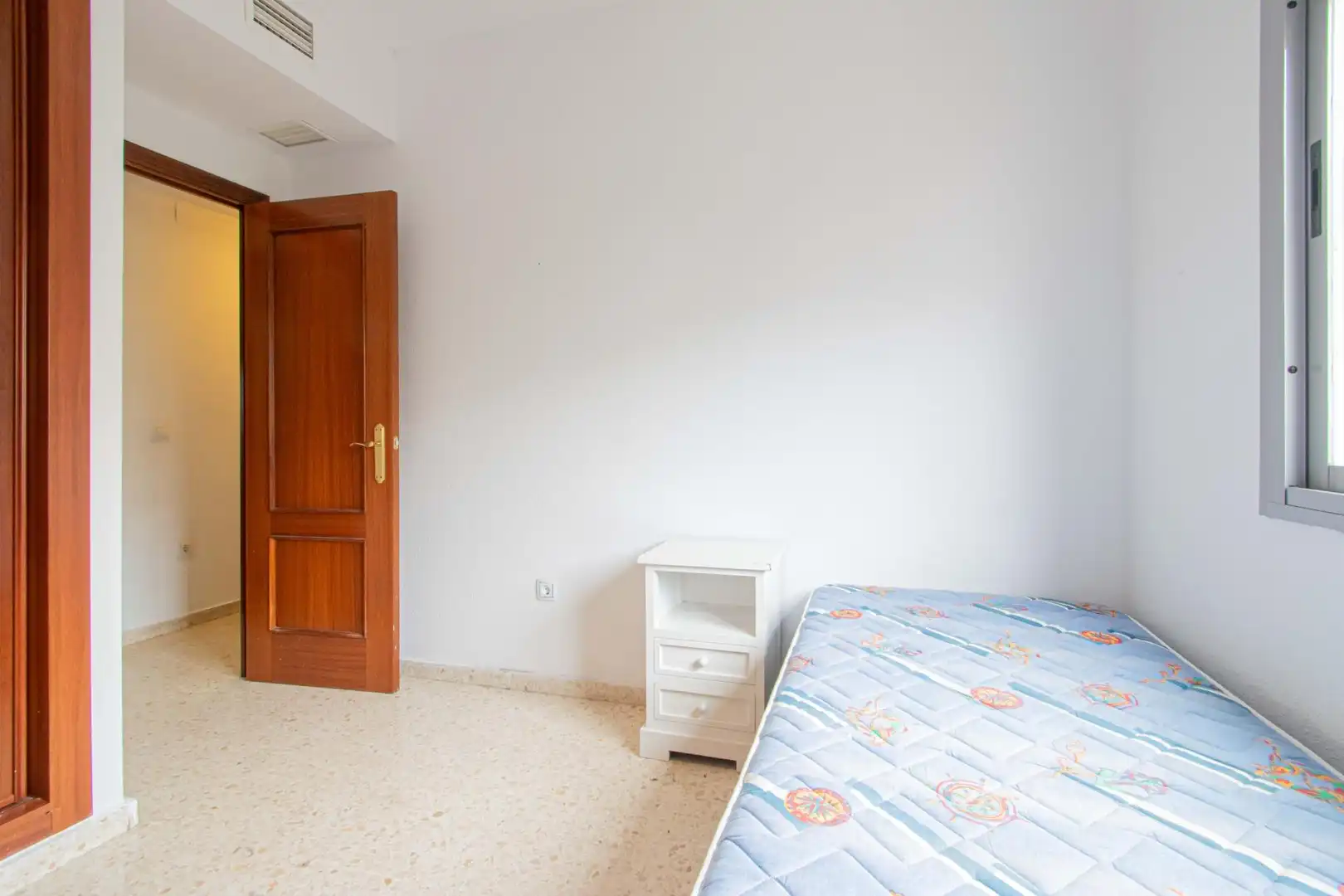 Bedroom of Flat for sale in Sevilla  with Air Conditioner, Storage room and Balcony