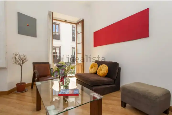 Flat for rent in Calle de Postas, Sol