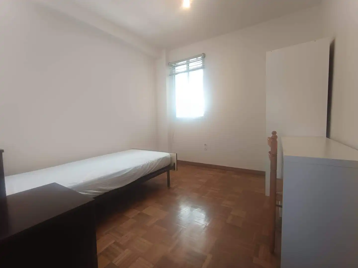Bedroom of Flat for rent in A Coruña Capital   with Parquet flooring and Furnished