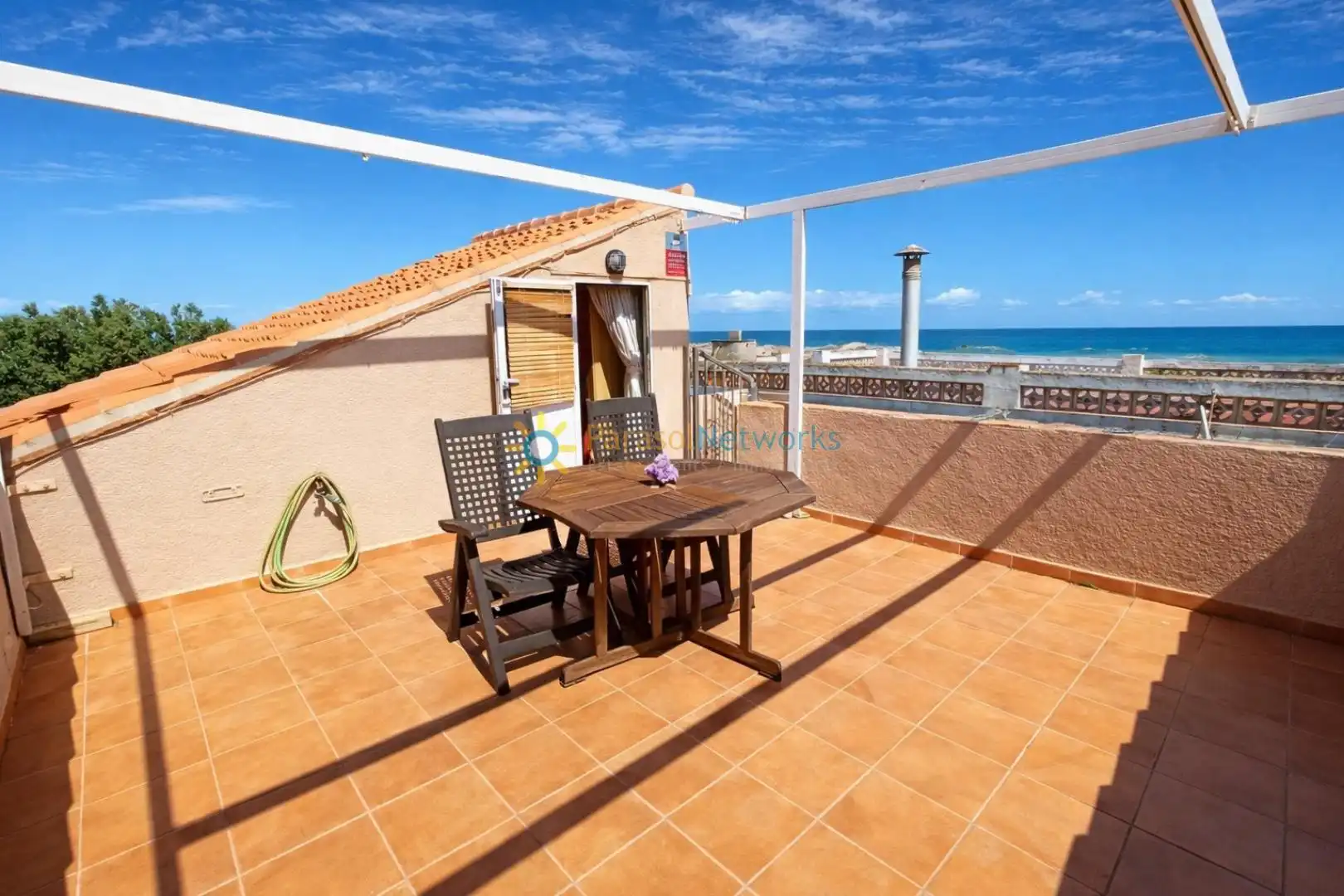 Terrassa de Casa o xalet en venda en Oliva amb Aire condicionat, Jardí privat i Terrassa
