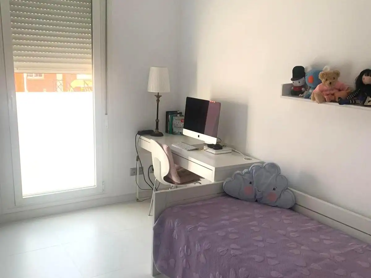 Dormitori de Casa adosada en venda en Móstoles amb Aire condicionat, Calefacció i Jardí privat