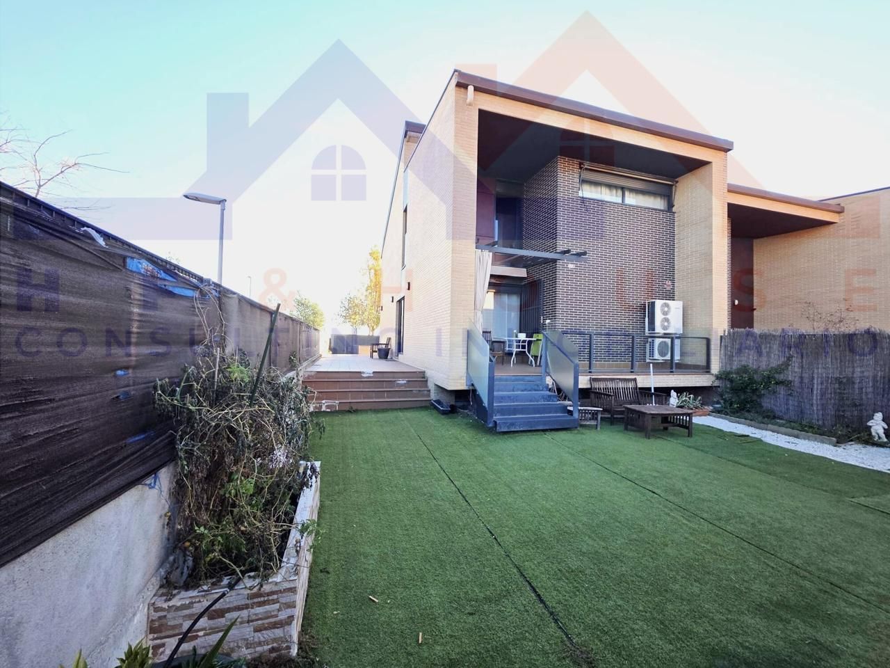 Vista exterior de Casa o xalet en venda en Navalcarnero amb Aire condicionat, Calefacció i Piscina