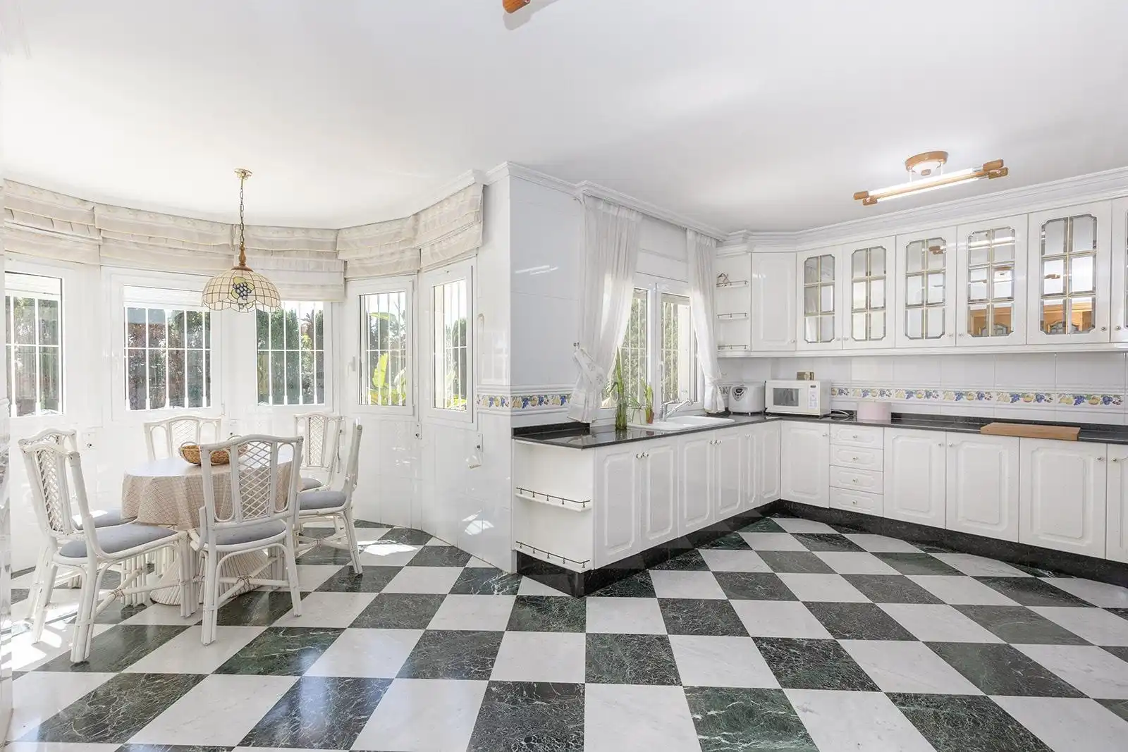 Villa avec piscine à vendre à Calle salvador de madariaga, imagen 4