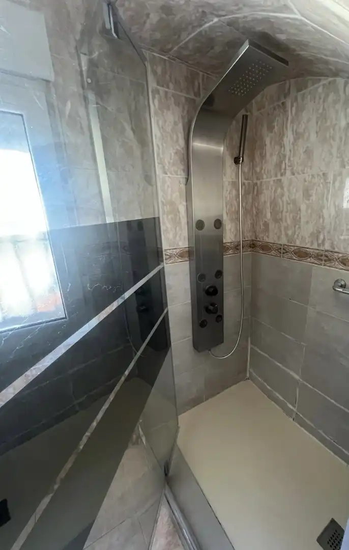 Bany de Casa o xalet en venda en Monachil amb Aire condicionat, Terrassa i Piscina