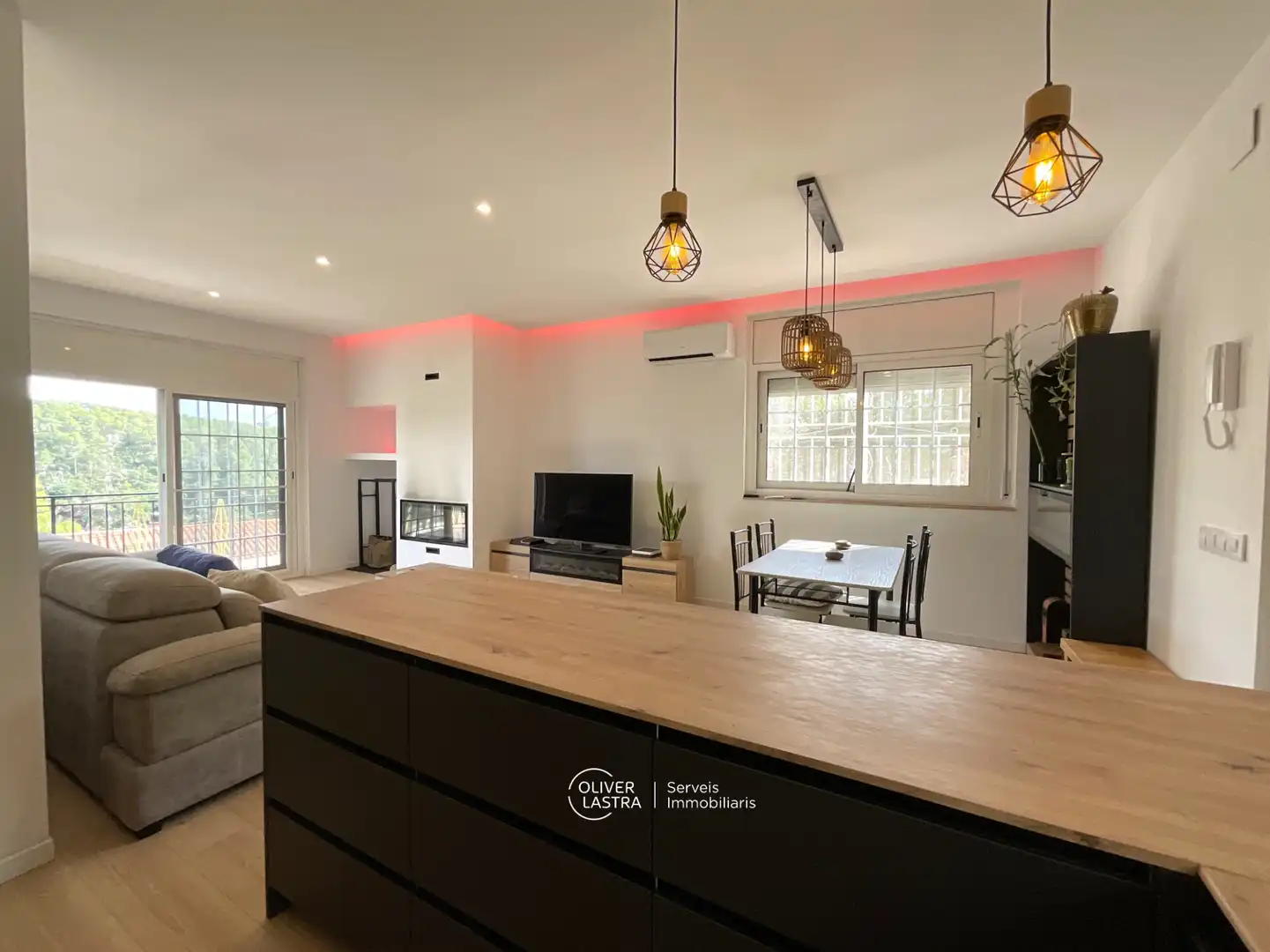 Cocina de Casa o chalet en venta en Corbera de Llobregat con Aire acondicionado, Jardín privado y Parquet