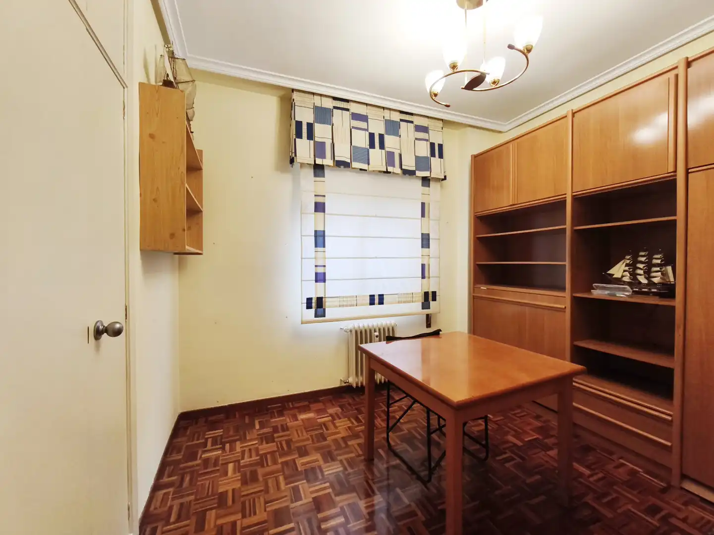 Schlafzimmer von Wohnung zum Verkauf in  Logroño mit Heizung und Parkett