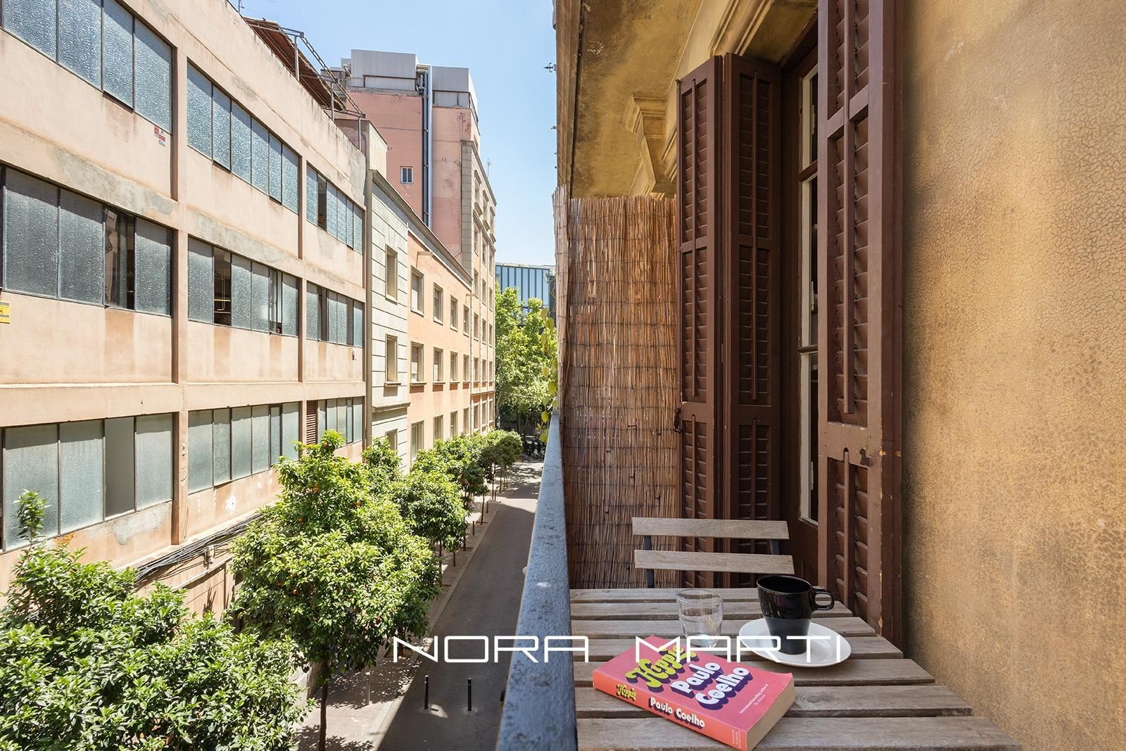 Exterior view of Flat for sale in  Barcelona Capital  with Air Conditioner and Heating