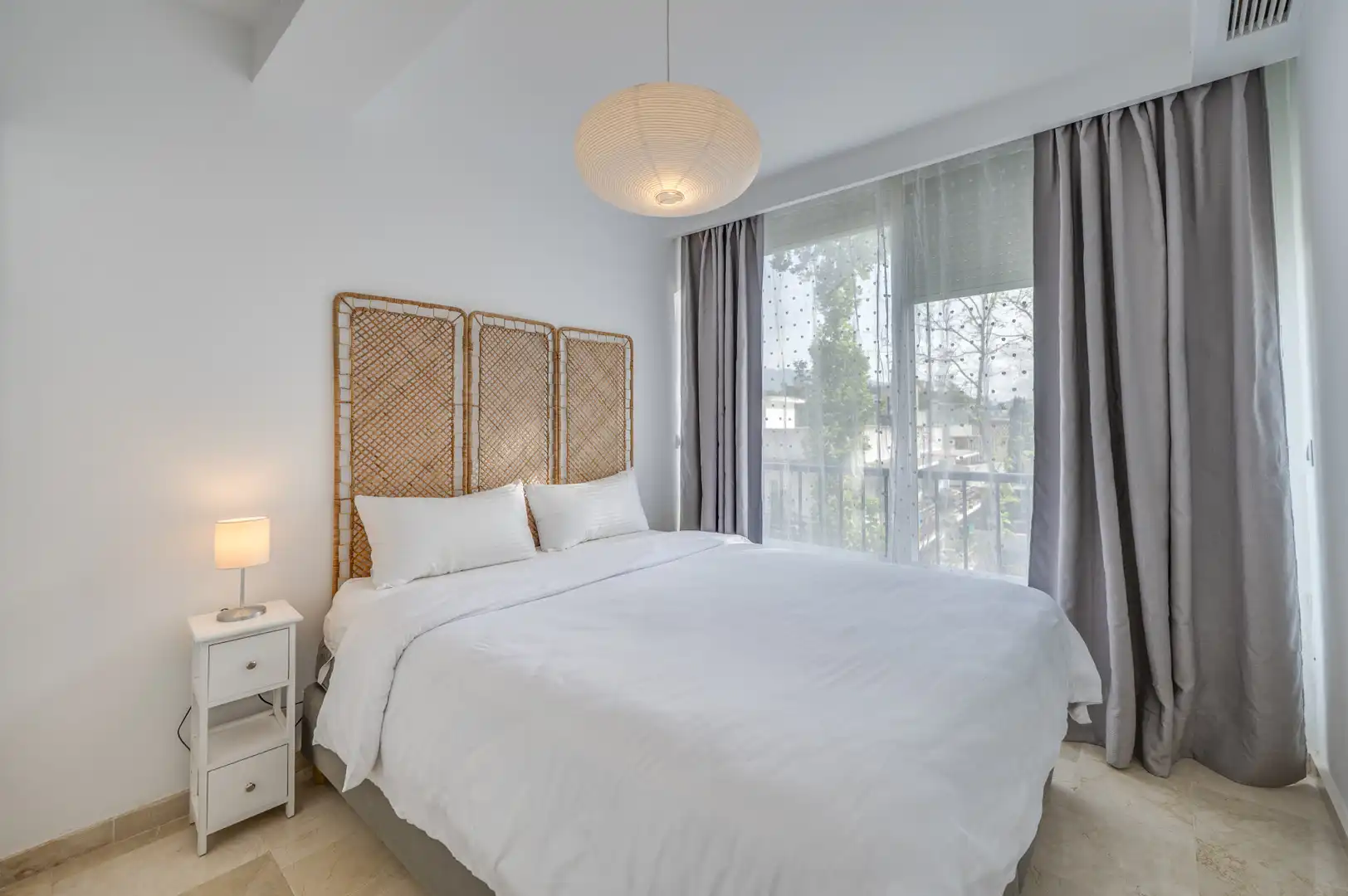 Bedroom of Apartments for rent in Marbella  with Air Conditioner, Swimming Pool and Furnished