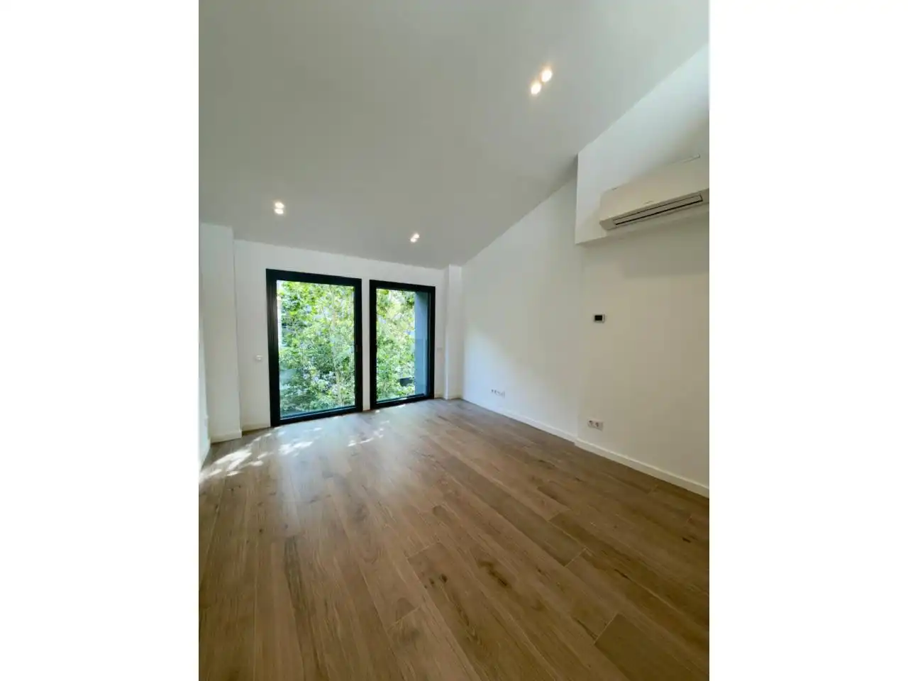 Dormitori de Dúplex de lloguer en Sabadell amb Aire condicionat, Calefacció i Parquet