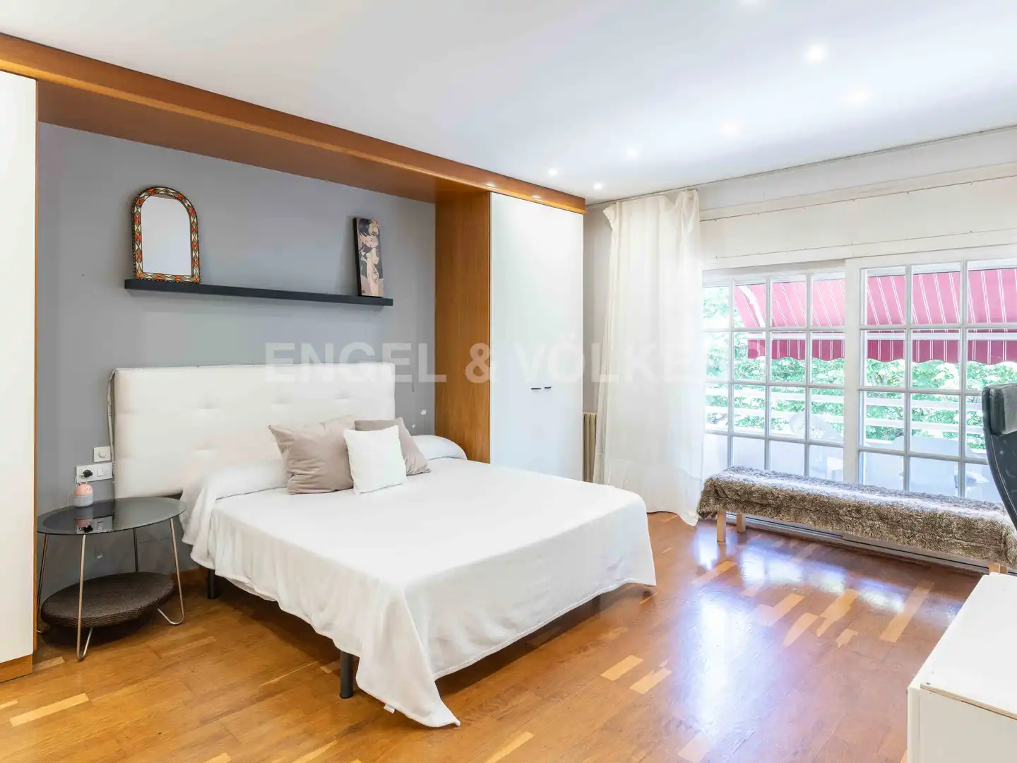 Schlafzimmer von Haus oder Chalet zum Verkauf in Pineda de Mar mit Klimaanlage, Heizung und Privatgarten