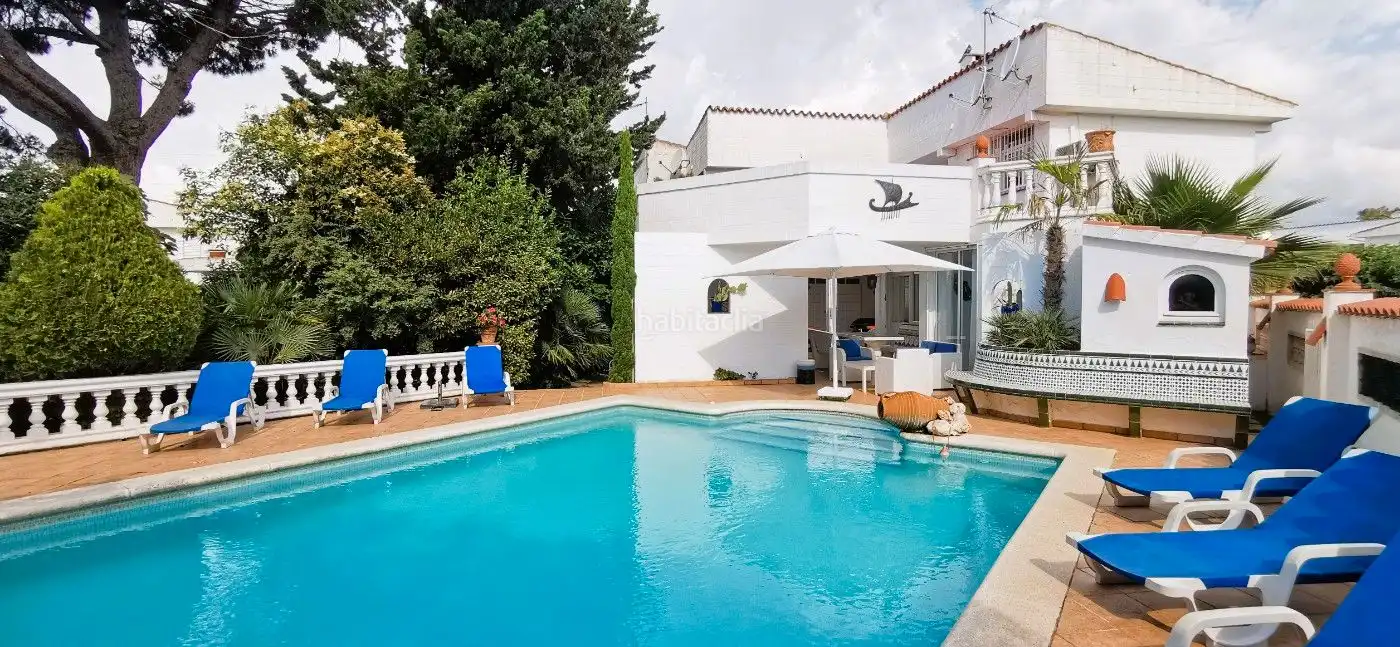Haus mit Garten zum Verkauf in Carrer Port Siroco 1