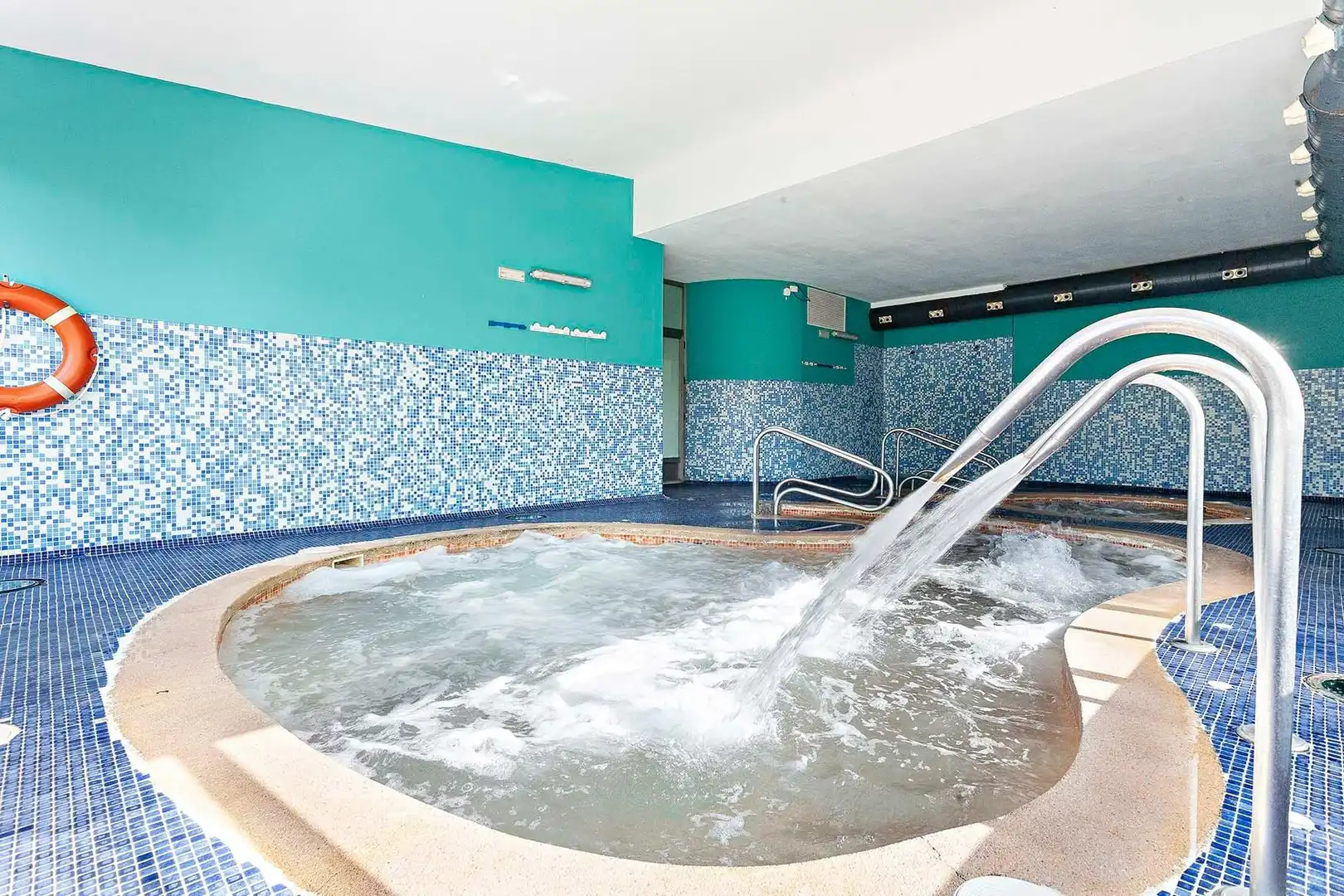 Piscina de Pis en venda en El Ejido amb Aire condicionat, Calefacció i Jardí privat