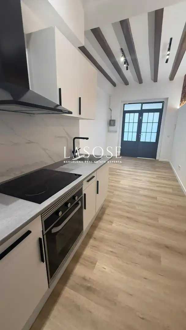 Cocina de Apartamento en venta en Barcelona