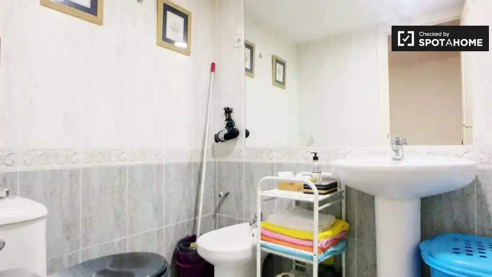 Habitació a Embajadores - Lavapiés