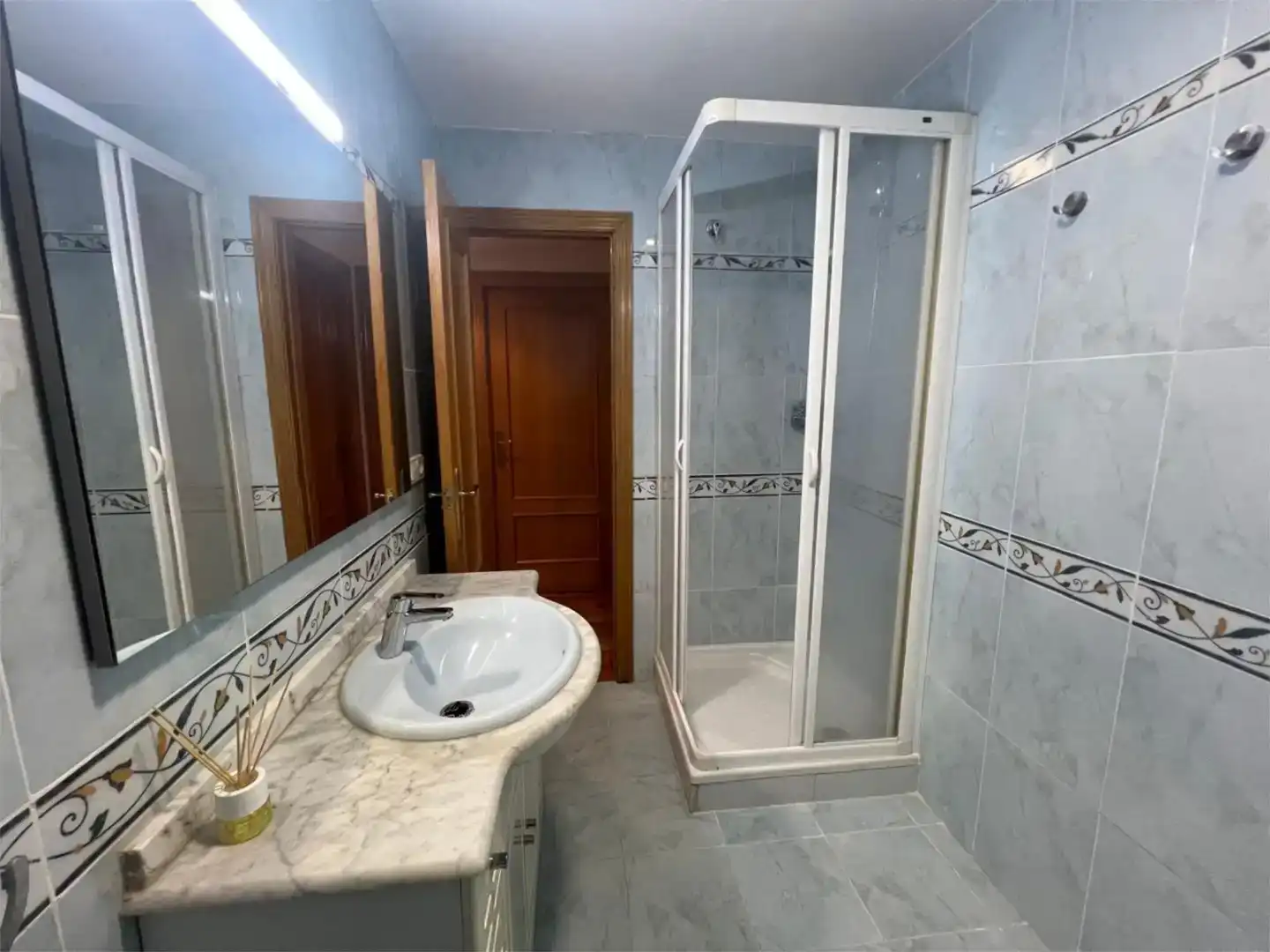 Badezimmer von Wohnung zur Miete in  Valencia Capital mit Klimaanlage und Balkon